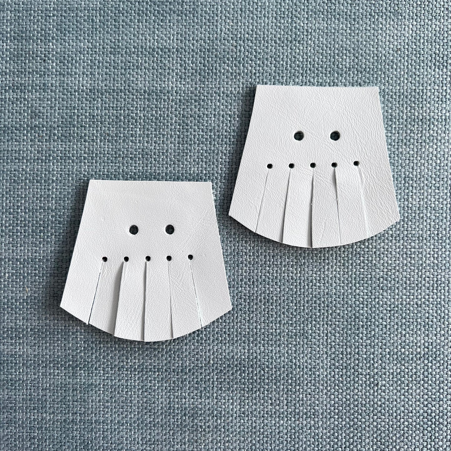 Small Leather Shoe Fringes - White