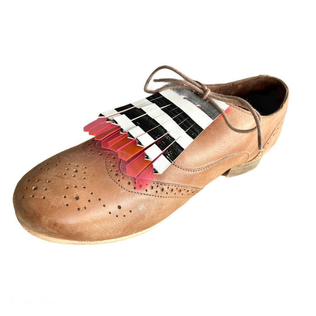 Large Leather Shoe Fringe